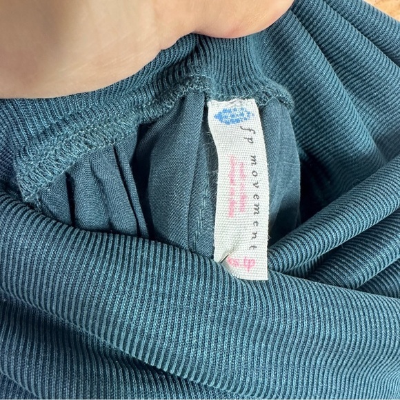 Free People Movement Green Blue Pants sz XS - Picture 7 of 7